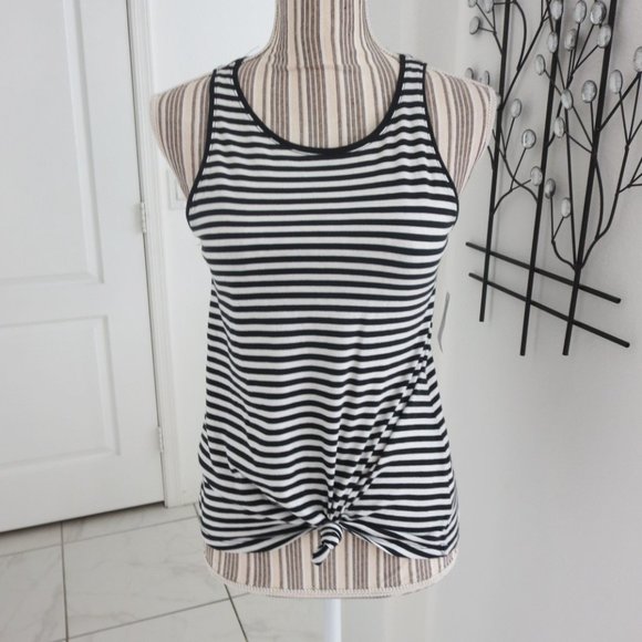 3 For 1 Sleeveless Tops Express Loft Old Navy Size XS New  Striped Tank Ruffle - Picture 2 of 16